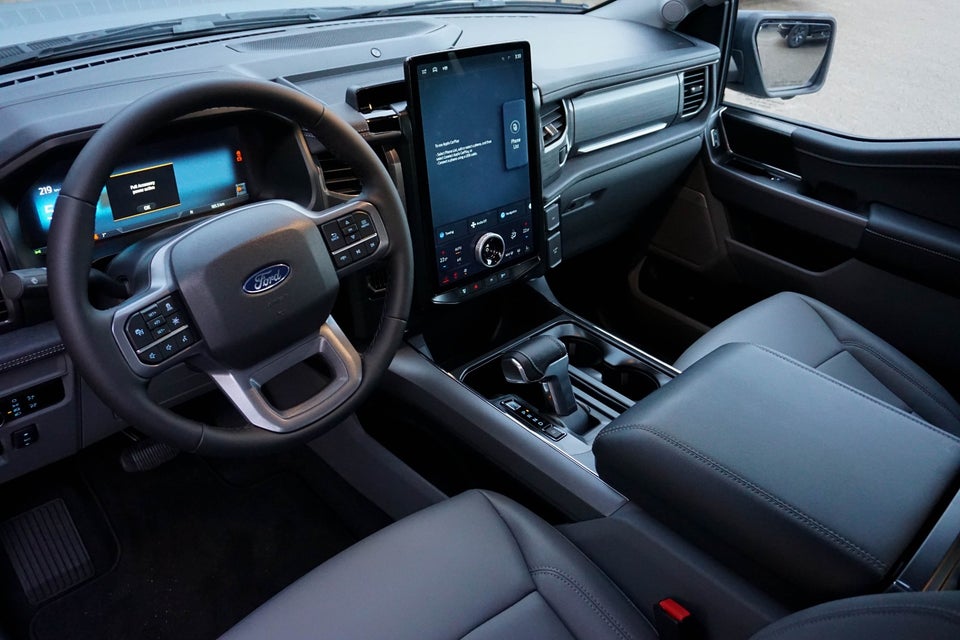 Ford F-150 123 Lightning Flash Extended Range 4d