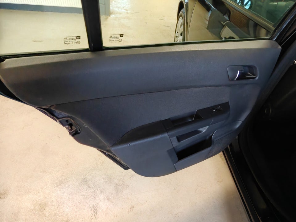 Opel Astra 1,6 Enjoy Sports Tourer 5d