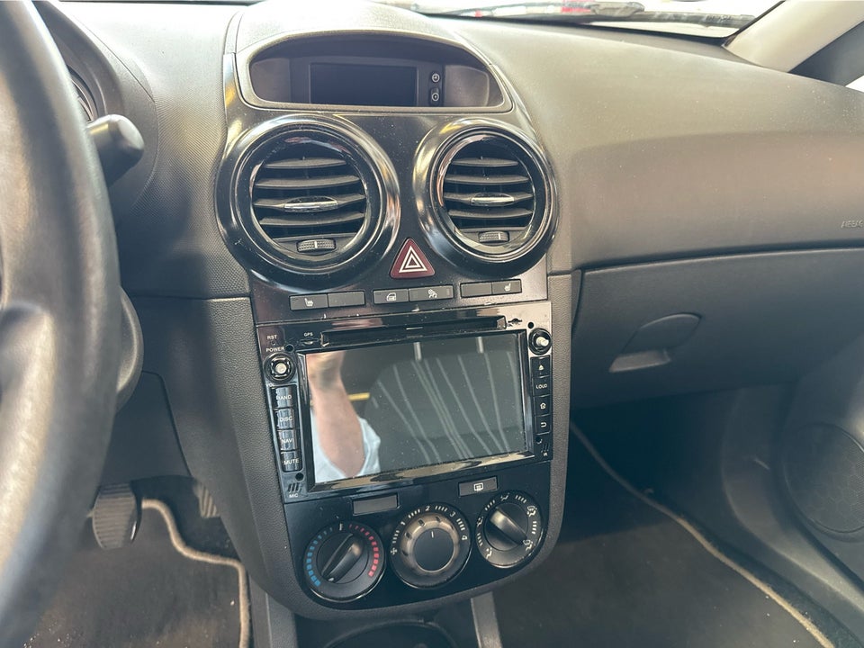 Opel Corsa 1,0 12V Enjoy 3d