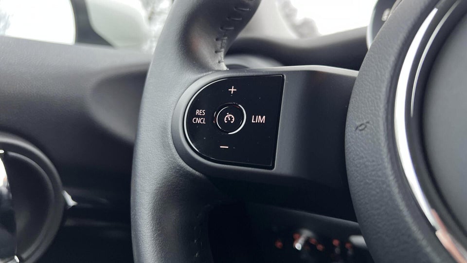 MINI Cooper SE Essential 3d