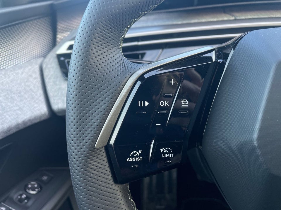 Peugeot e-5008 77 GT Pack 7prs 5d