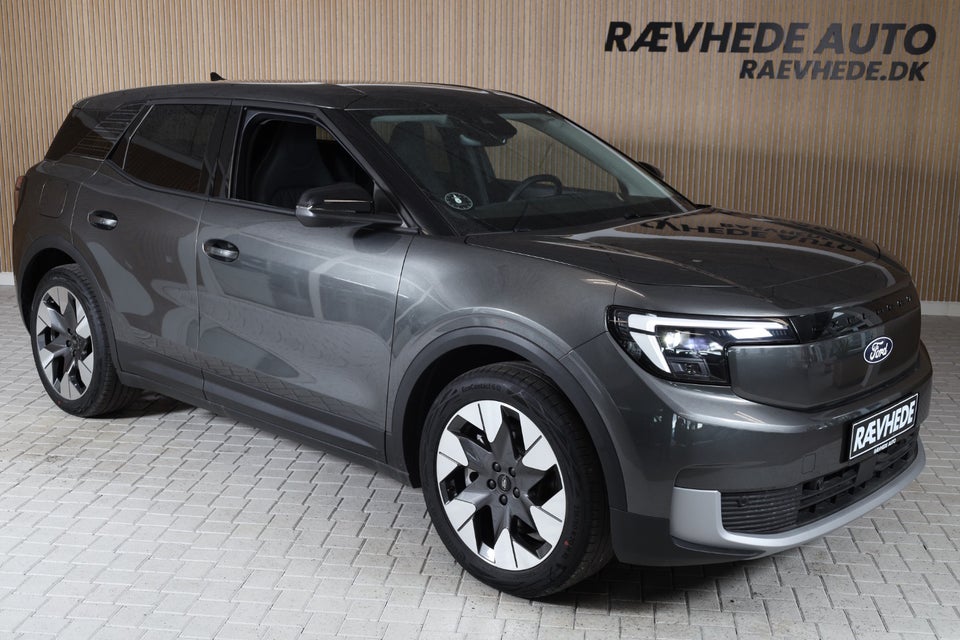 Ford Explorer 82 Premium Extended Range 5d