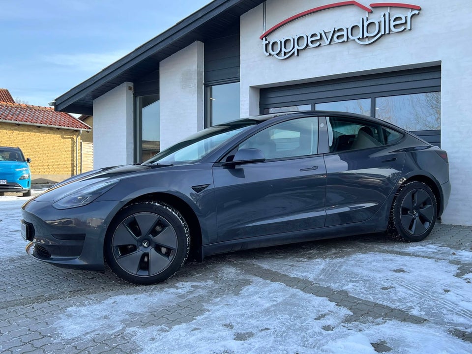 Tesla Model 3 Standard Range+ RWD 4d