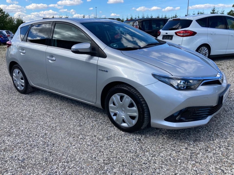 Toyota Auris 1,8 Hybrid H2 Comfort CVT 5d