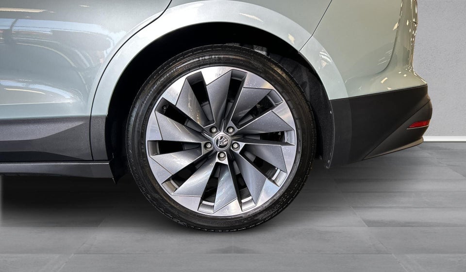 Skoda Enyaq 80 iV Suite 5d