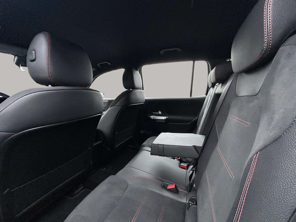 Mercedes EQB250 AMG Line 5d