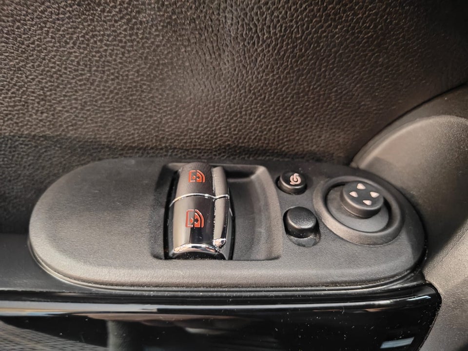 MINI Cooper SE Essential 3d