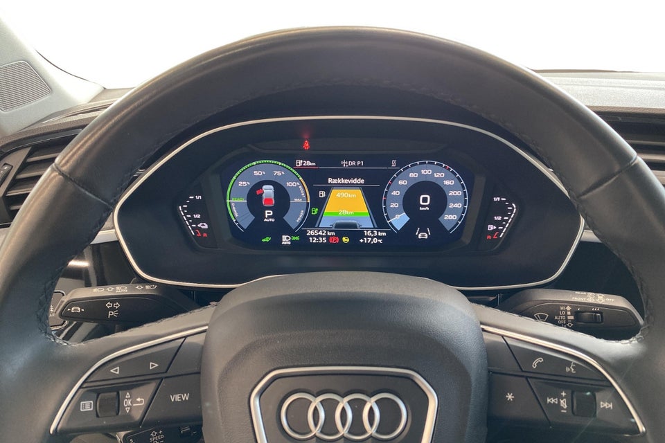 Audi Q3 45 TFSi e Attitude+ S-tr. 5d