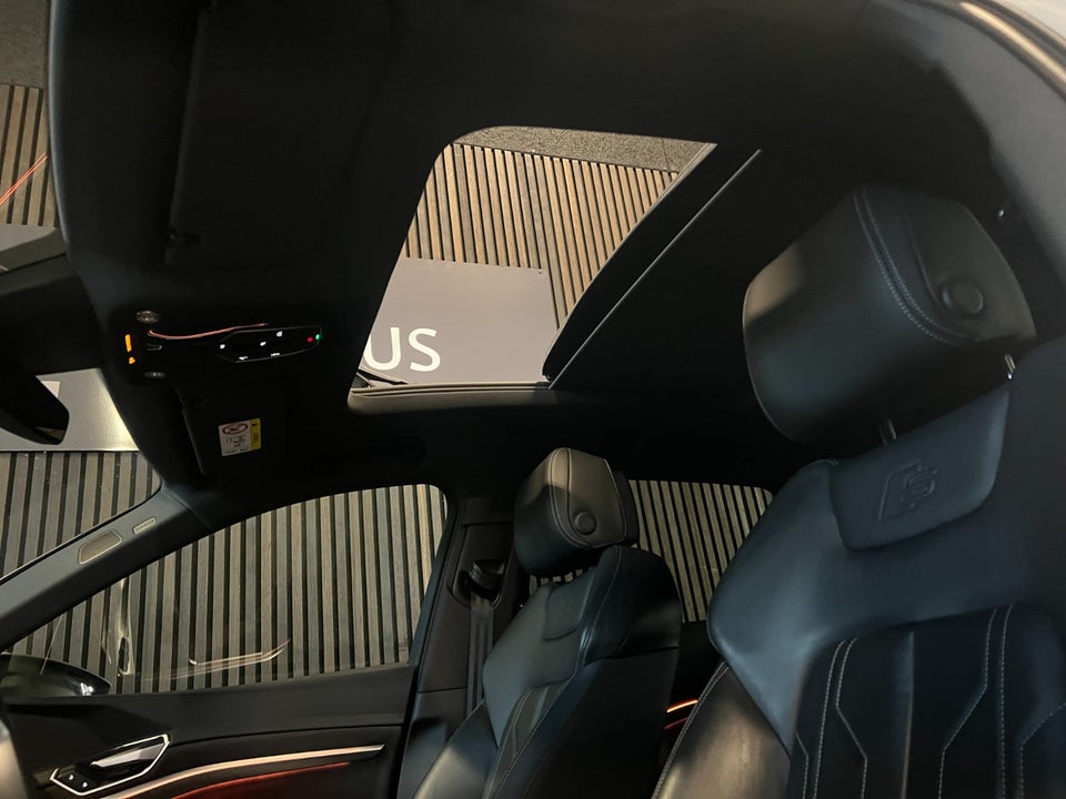 Audi e-tron 55 S-line quattro 5d