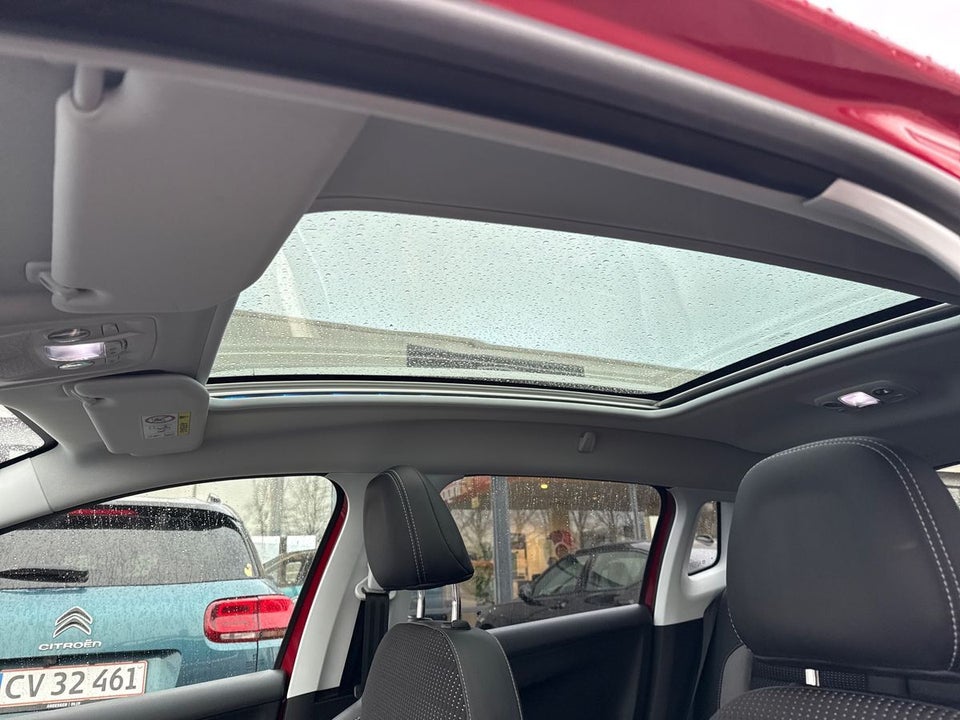 Peugeot 2008 1,2 e-THP 110 Desire Sky EAT6 5d