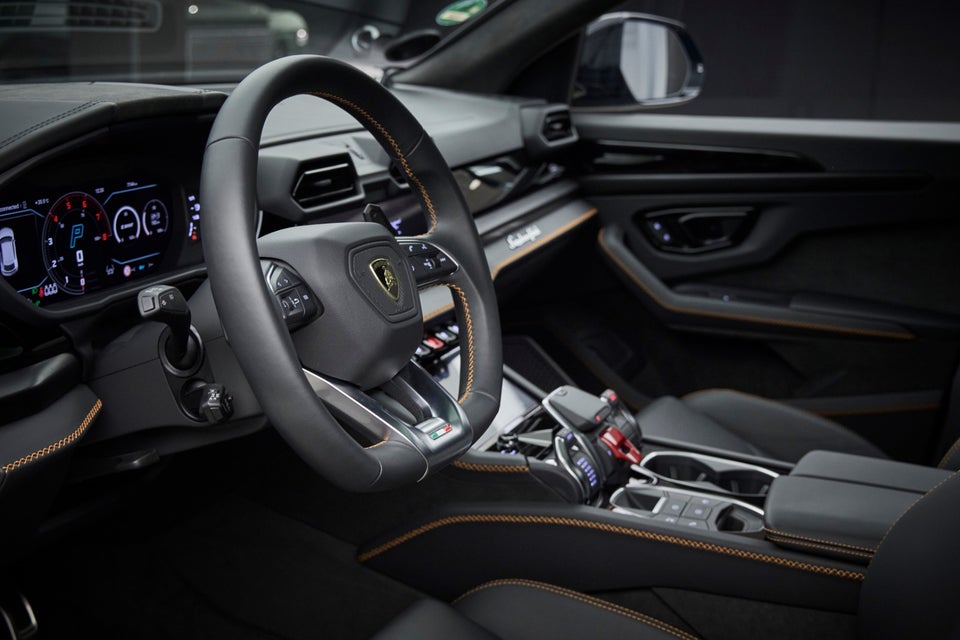 Lamborghini Urus 4,0 SE 5d