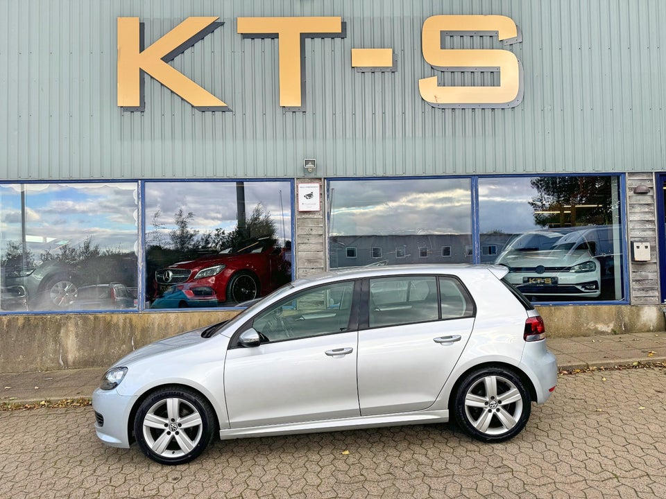 VW Golf VII 1,6 TDi 105 Comfortline BMT 5d