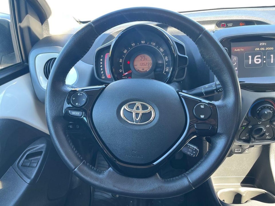 Toyota Aygo 1,0 VVT-i x-plore 5d