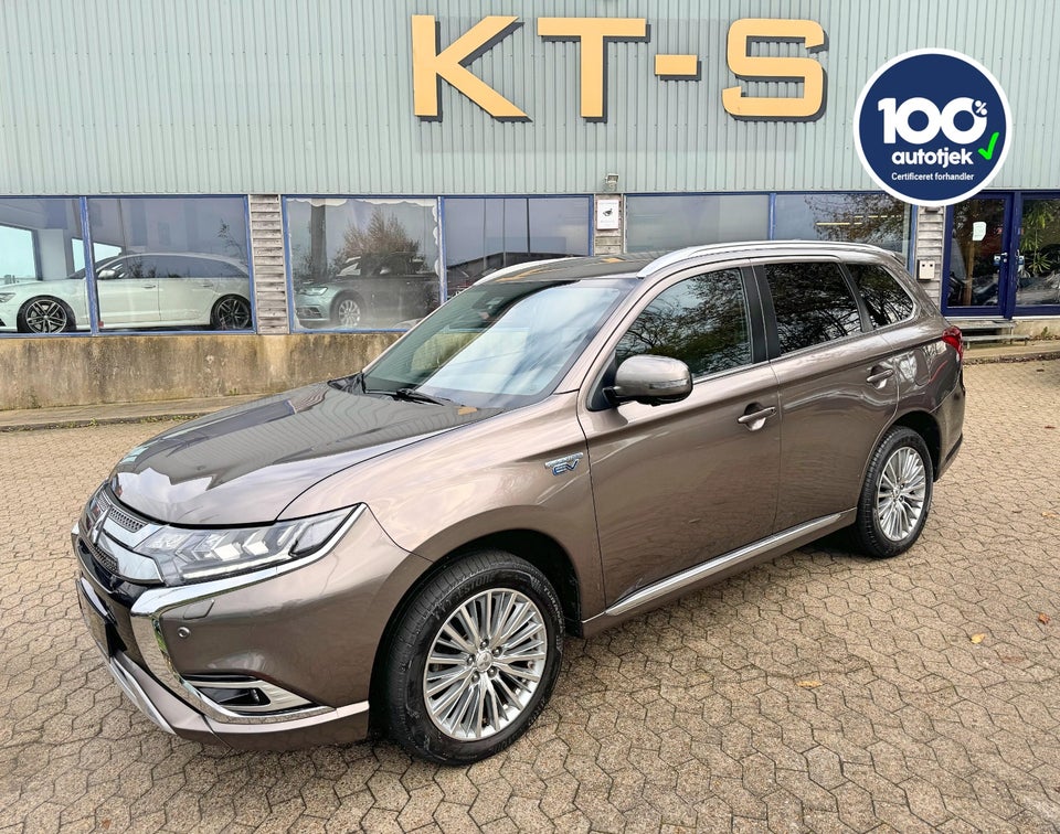 Mitsubishi Outlander 2,4 PHEV Instyle CVT 4WD 5d