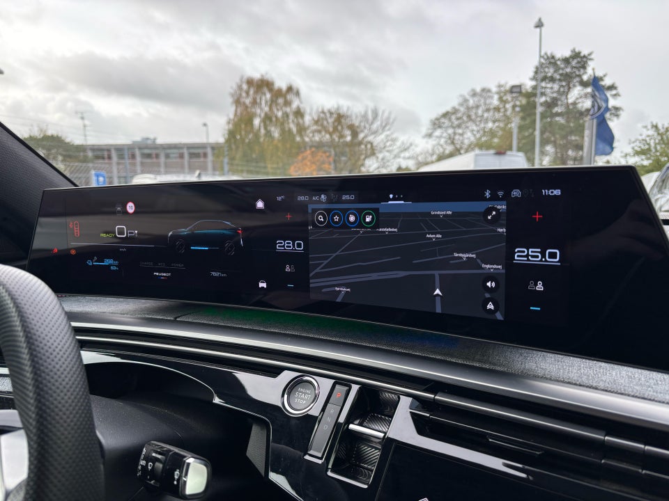 Peugeot e-3008 77 GT 5d