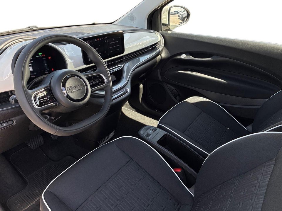 Fiat 500e 42 Icon Cabrio 2d
