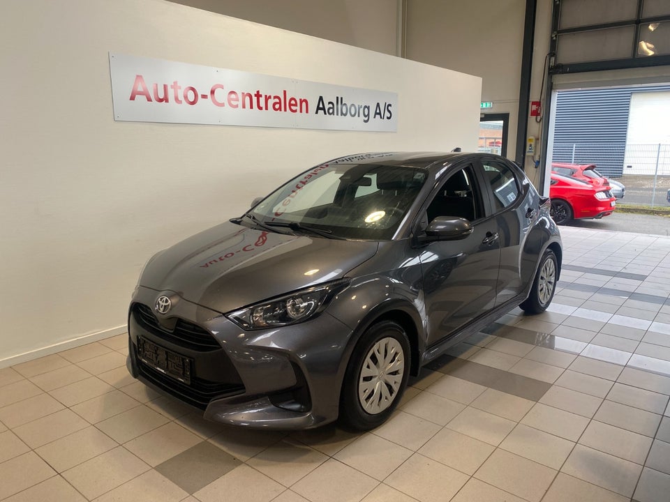 Toyota Yaris 1,0 Active 5d