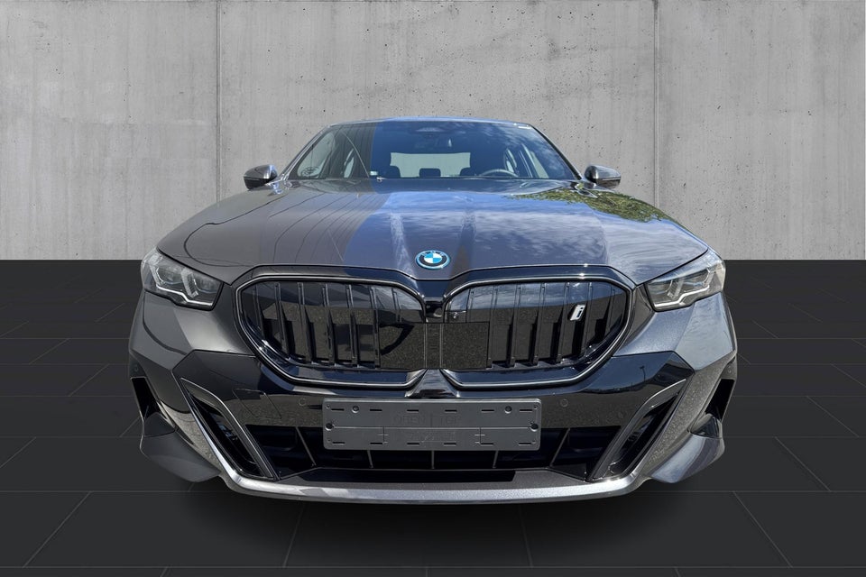 BMW i5 eDrive40 Fully Charged M-Sport 4d