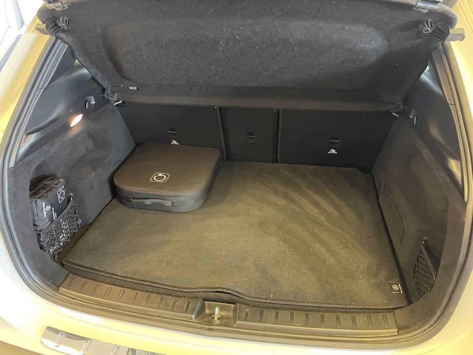 Mercedes EQA300 Progressive 4Matic 5d