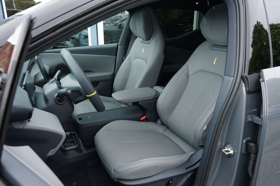 Lynk & Co 02 More 5d