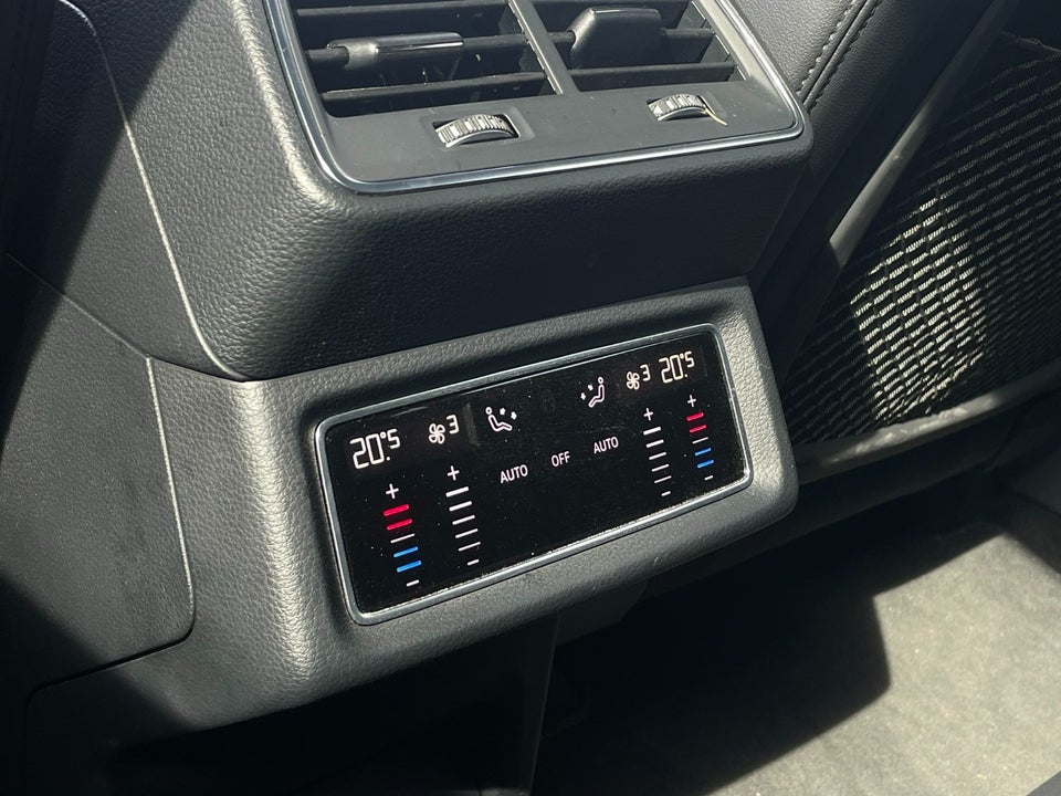 Audi Q8 e-tron 50 S-line Sportback quattro 5d