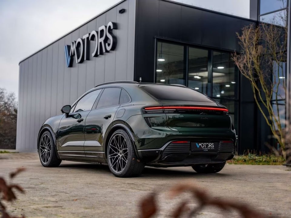 Porsche Macan Turbo 5d