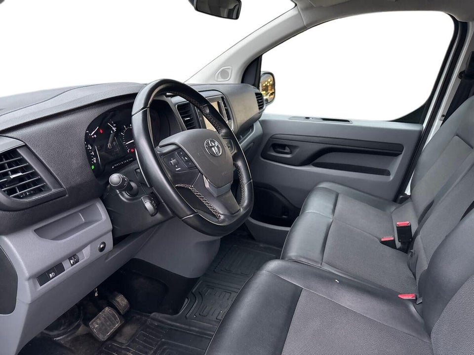 Toyota ProAce 2,0 D 144 Long Comfort Master 5d