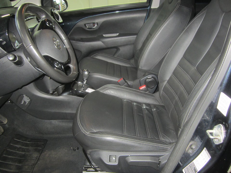 Toyota Aygo 1,0 VVT-i x-cellence x-shift 5d