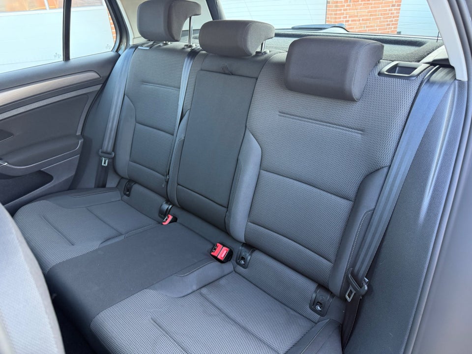 VW Golf VII 1,4 TSi 125 Trendline 5d