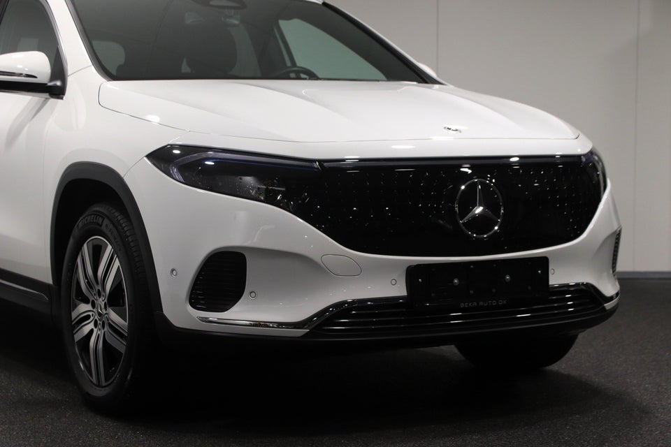 Mercedes EQA300 Progressive 4Matic 5d