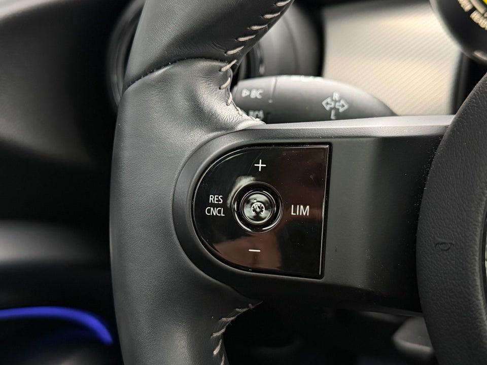 MINI Cooper SE Maximise 3d