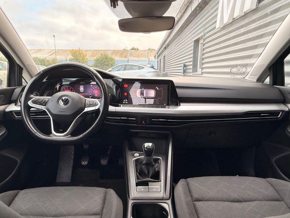 VW Golf VIII 1,5 TSi 130 1st Edition 5d