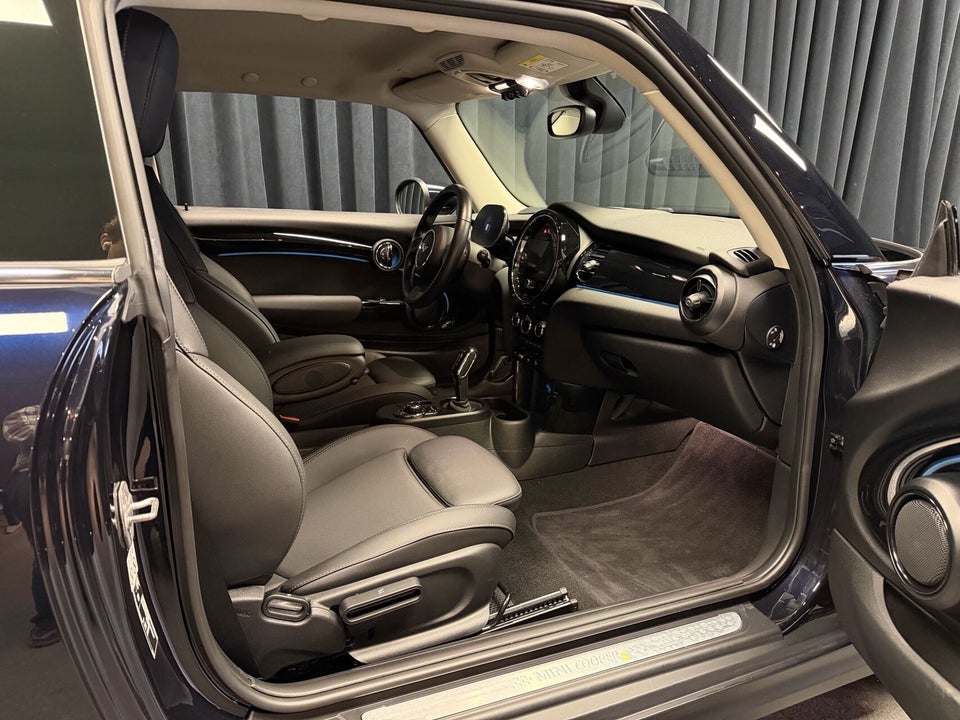 MINI Cooper SE Essential 3d