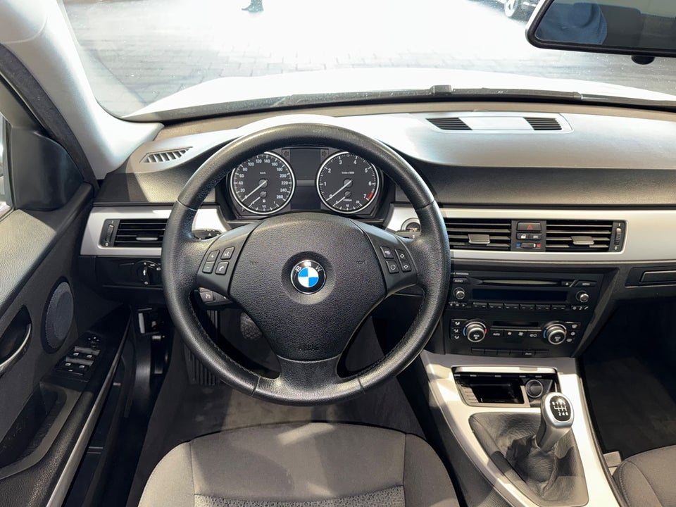 BMW 318i 2,0  4d