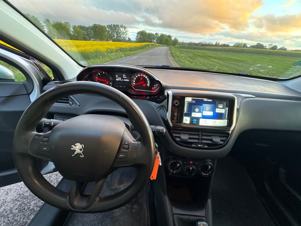 Peugeot 208 1,6 e-HDi 92 Allure 5d