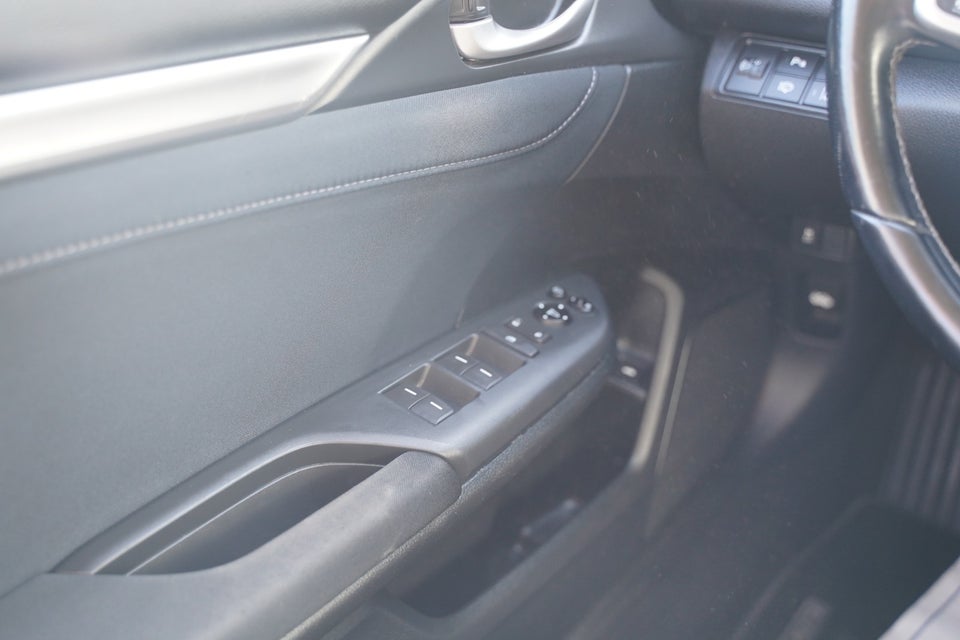 Honda Civic 1,6 i-DTEC Elegance 4d