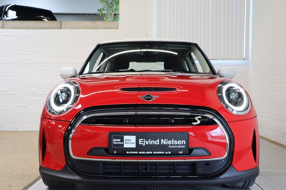 MINI Cooper SE Essential 3d