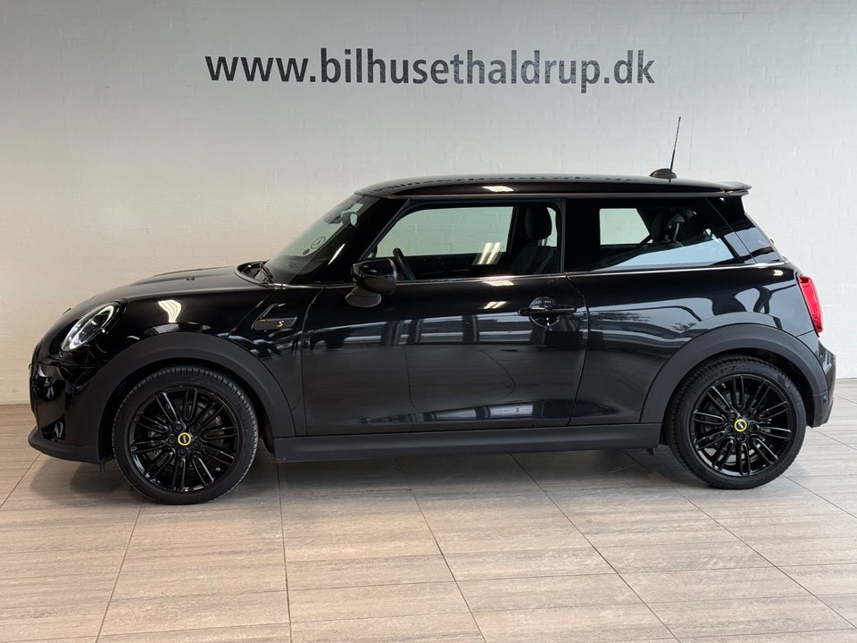 MINI Cooper SE Essential 3d