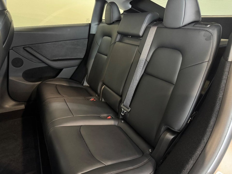Tesla Model Y Long Range AWD 5d