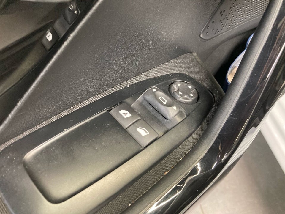Peugeot 208 1,0 VTi Active 5d