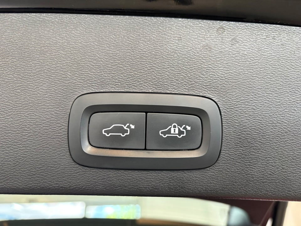 Volvo XC40 P6 ReCharge Plus 5d