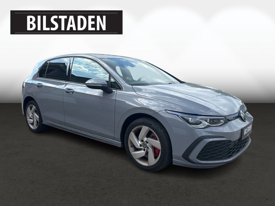 VW Golf VIII 1,4 GTE DSG 5d