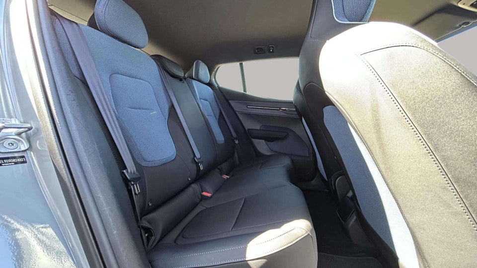 Volvo EX30 Extended Range Plus 5d