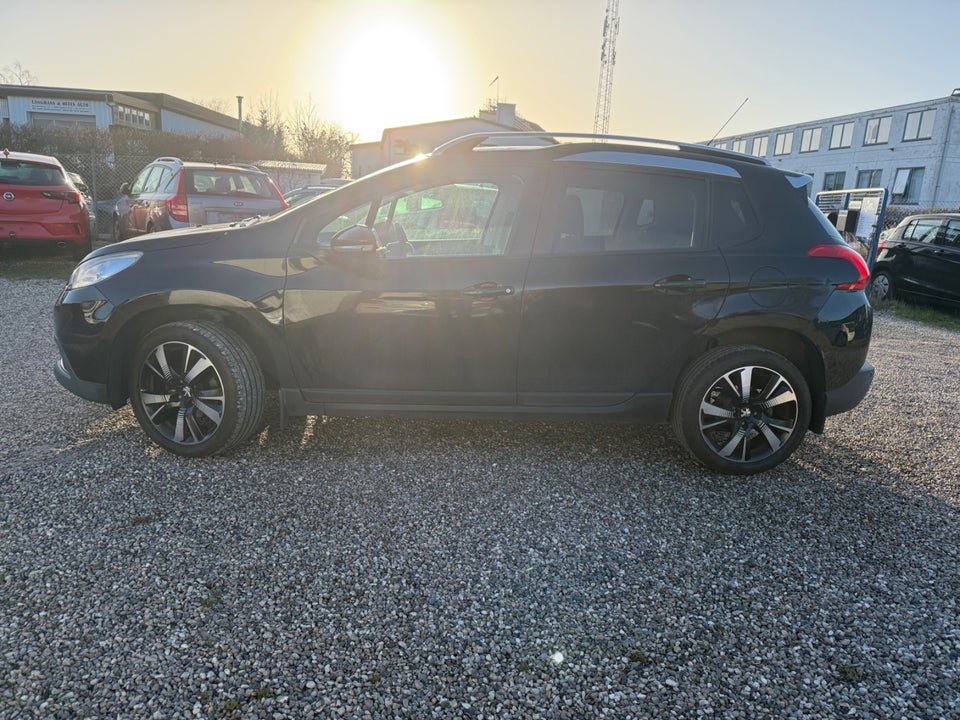 Peugeot 2008 1,2 VTi 82 Allure Sky 5d