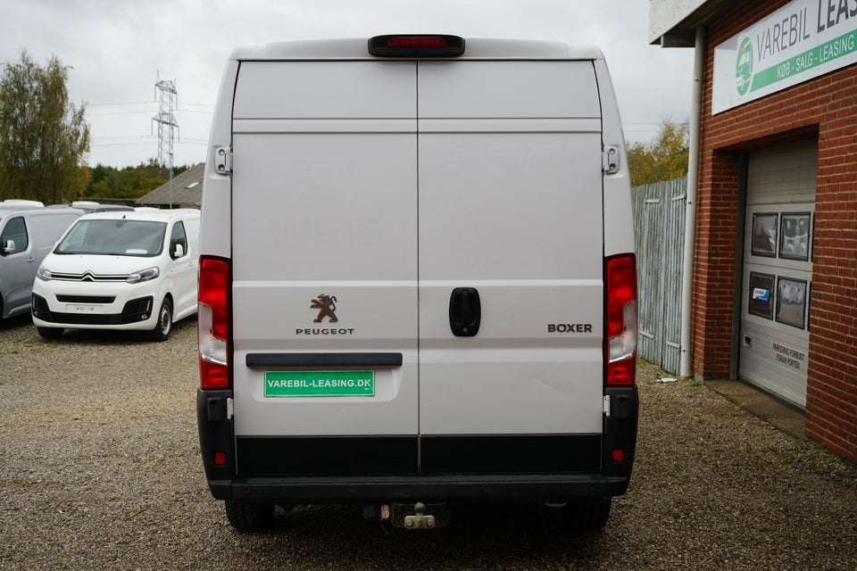 Peugeot Boxer 333 2,2 BlueHDi 140 L2H2 Premium