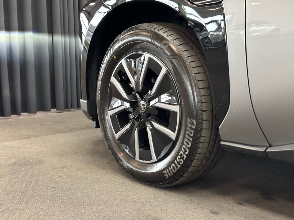 Toyota bZ4X 73 Active Tech 5d