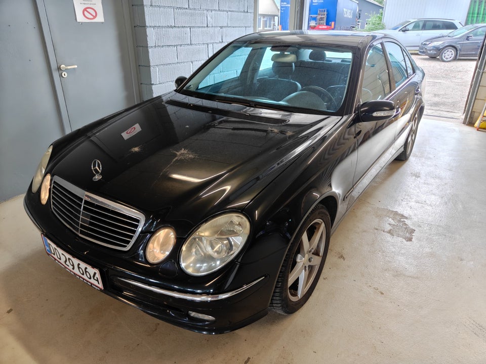 Mercedes E320 3,2 Avantgarde aut. 4d
