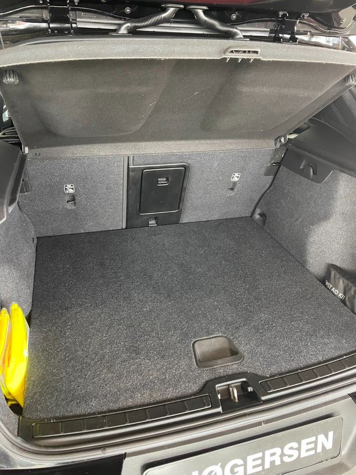 Volvo XC40 1,5 T3 156 Momentum 5d