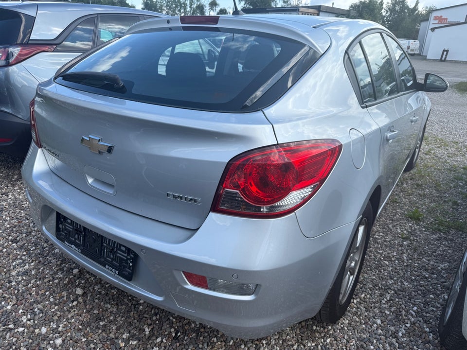 Chevrolet Cruze 1,8 LT 5d