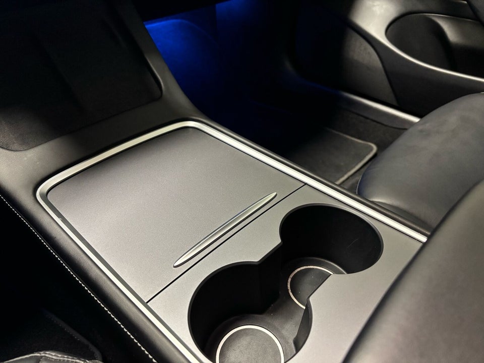 Tesla Model 3 Long Range AWD 4d